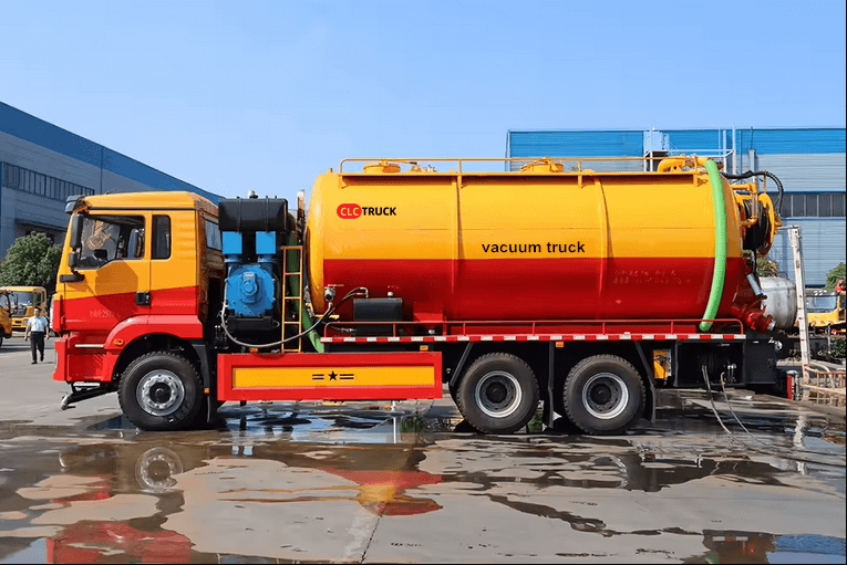 Big Vacuum Tank Sewage Suction Truck Big Vacuum Tank Sewage Suction Truck