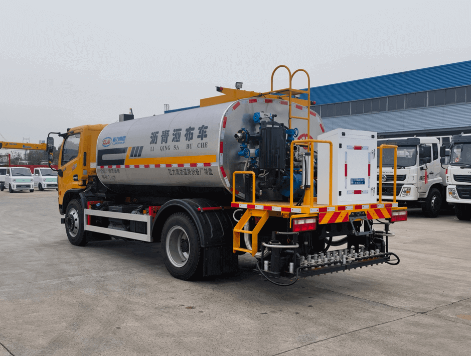 road construction and maintenance equipment spraying different kinds of asphalt materials, such as hot asphalt, asphalt emulsion, modified asphalt, asphalt rubber.